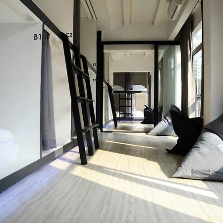 3 Howw Hostel At Sukhumvit 21 Bangkok Ngoại thất bức ảnh