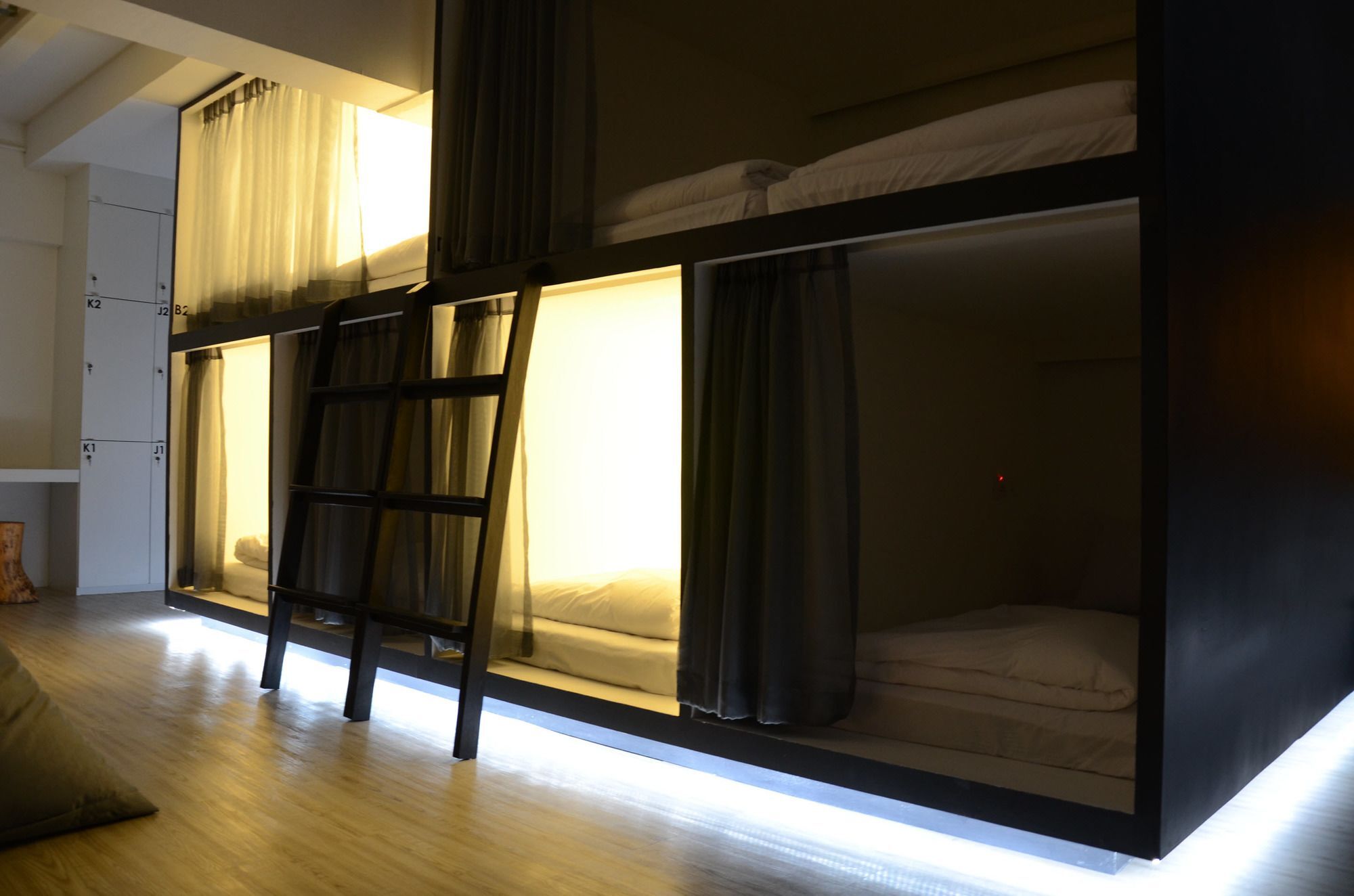 3 Howw Hostel At Sukhumvit 21 Bangkok Ngoại thất bức ảnh