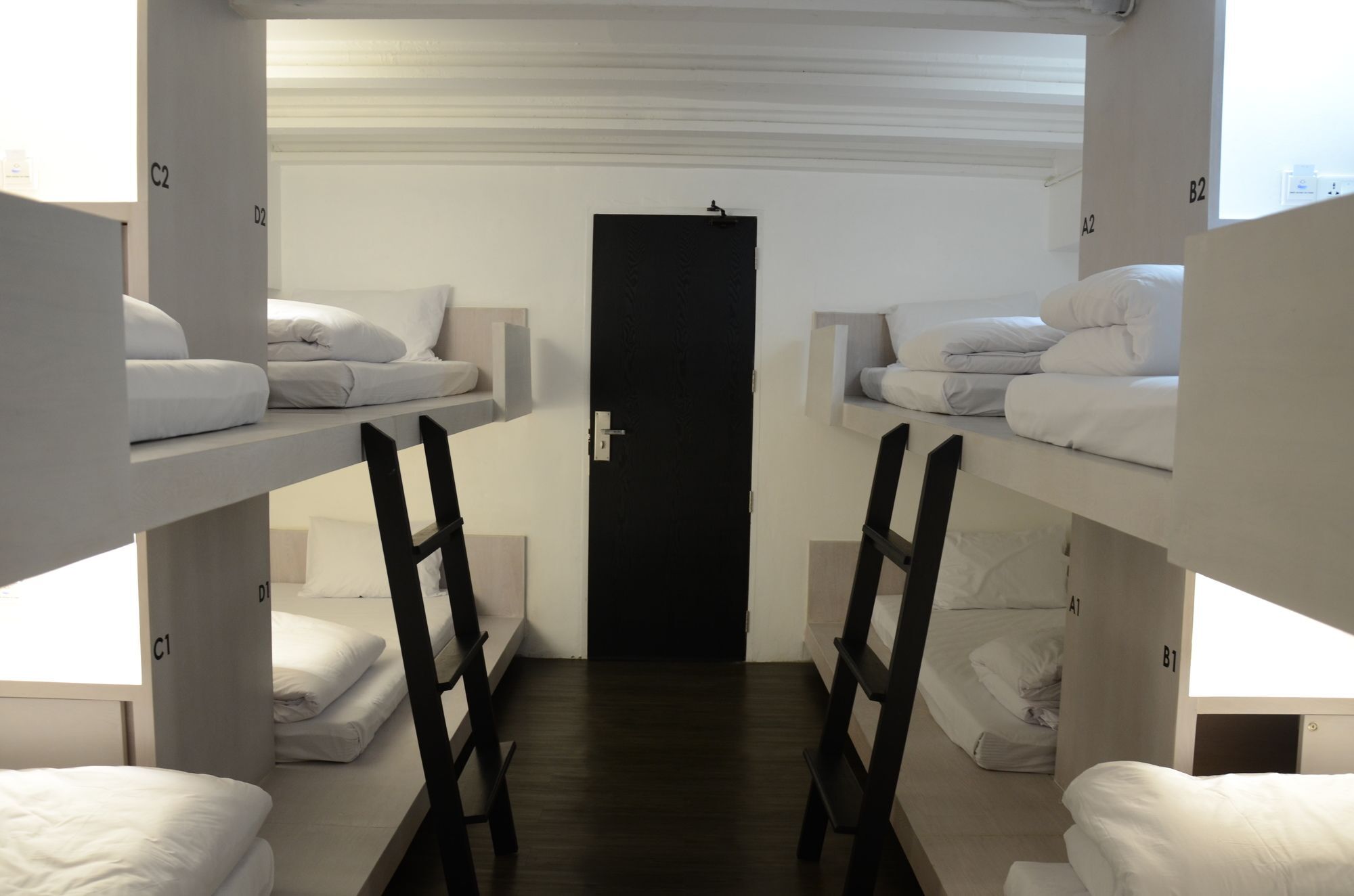 3 Howw Hostel At Sukhumvit 21 Bangkok Ngoại thất bức ảnh